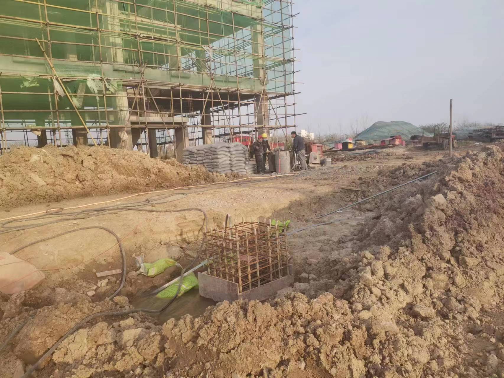 库车当桥梁出现裂缝的时候应该及时加固修补